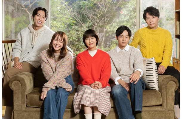 チュ・ジョンヒョク、多部未華子、松たか子、松坂桃李、星野源（C）TBS