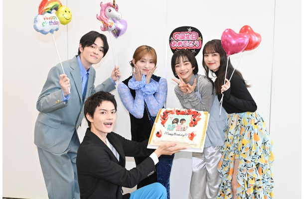 （左から）望月歩、佐野勇斗、吉川愛、見上愛、清原果耶（C）ABCテレビ