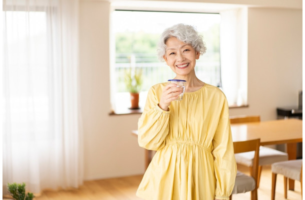 【カフェで】70代くらいの上品な女性に出会い…その姿に「こんなふうに歳を重ねたい！」