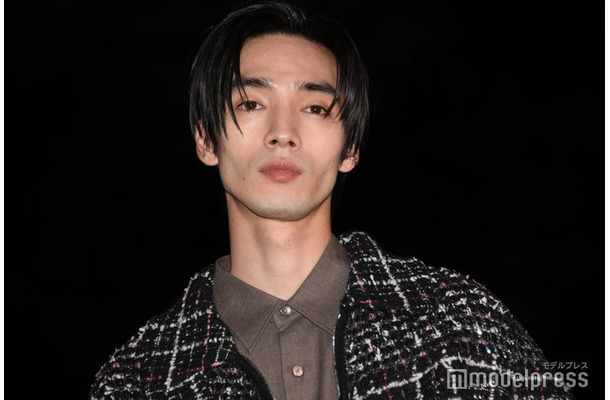 「CHANEL AND CINEMA - TOKYO LIGHTS」セレブレーションディナーフォトコールに登壇した清水尋也（C）モデルプレス