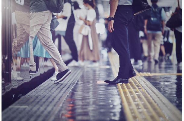 【駅で】慣れない土地で体調不良に。次の瞬間、駅員さんの”予想外の神対応”に「こんな優しい方がいるなんて」