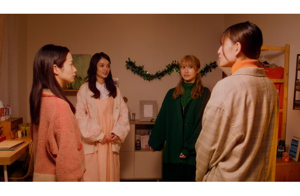 藤間爽子、谷まりあ、桜井玲香、北村優衣「つづ井さん」第10話（C）つづ井／文藝春秋／「つづ井さん」製作委員会