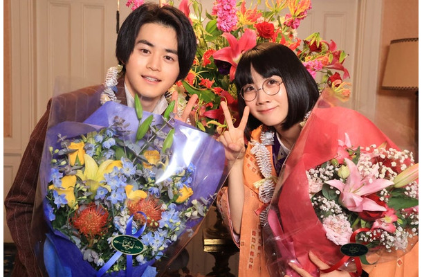 鈴鹿央士、松本穂香（C）フジテレビ