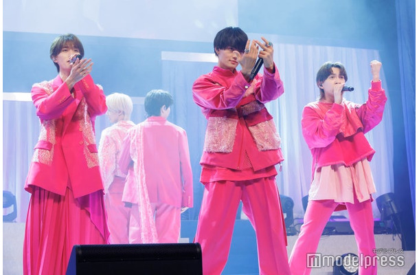 M!LK(C)モデルプレス