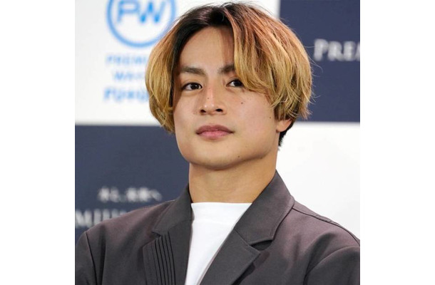 「体幹すごすぎ」白濱亜嵐、クールなスノボ姿にファン悶絶「滑ってる時の顔もイケメン」