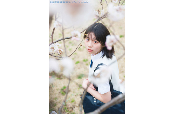 菊地姫奈「memory」より(C)Takeo Dec.
