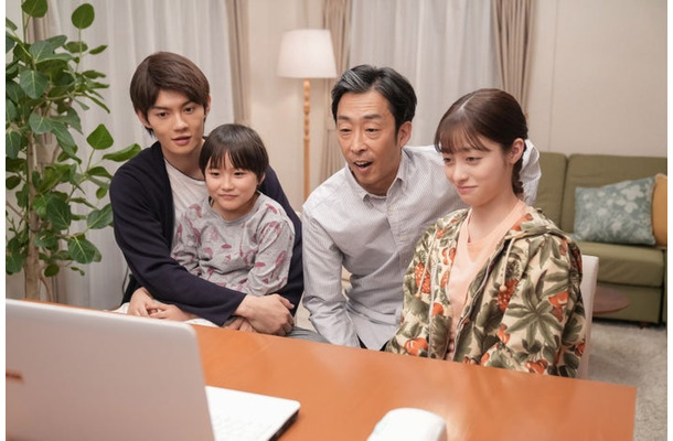 佐野勇斗、宮崎莉里沙、北村有起哉、橋本環奈「おむすび」第112話（C）NHK