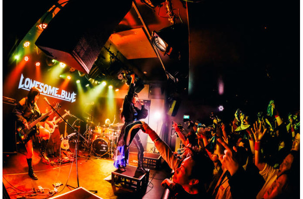 独自コメント到着！Lonesome_Blue、対バンツアーがスタート＆3周年記念ライブのサプライズ発表も