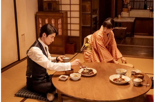 本田響矢、芳根京子「波うららかに、めおと日和」第1話（C）フジテレビ
