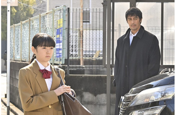 堀越麗禾、阿部寛「キャスター」第4話（C）TBS