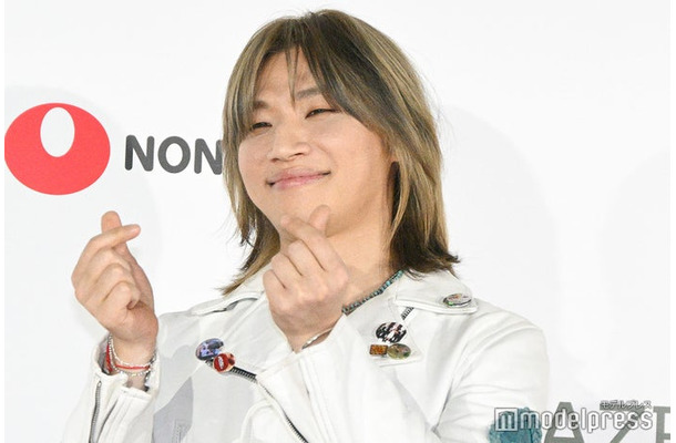 「KCON JAPAN 2025」レッドカーペットに登場したD-LITE（C）モデルプレス