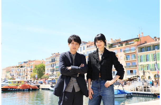 二宮和也、小松菜奈（C）2025 映画「8番出口」製作委員会