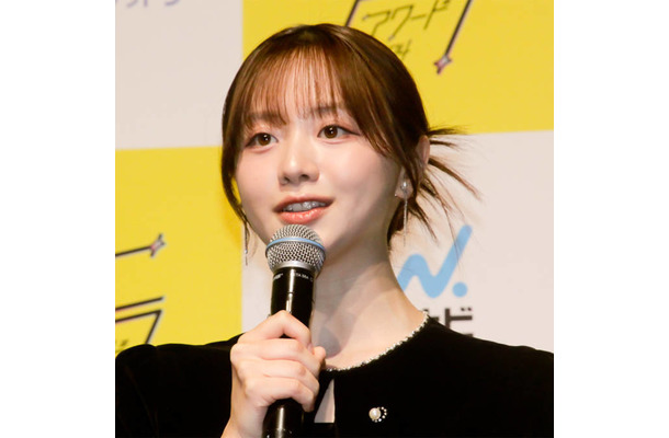 森香澄、美肩＆デコルテが眩しい肌見せドレスSHOTに絶賛の声「すごく綺麗」「ビジュつよ」