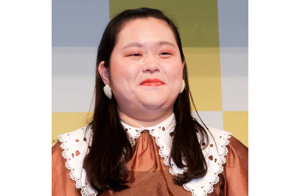 ぼる塾・田辺智加「とてもみずみずしくて」最近の愛用リップを紹介！