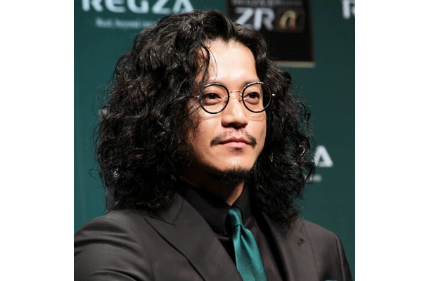 小栗旬、“非常に推している”大注目のガールズグループとは？「この子たち一体どこまで…」