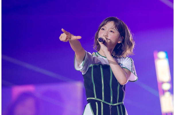 富田鈴花「日向坂46 BRAND NEW LIVE 2025『OVER THE RAINBOW』」撮影：上山陽介