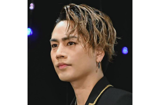 ØMI（登坂広臣）、三代目JSBメンバーと共にコンビニへ！？オフSHOTに反響「仲良しでかわいい」「キュン」
