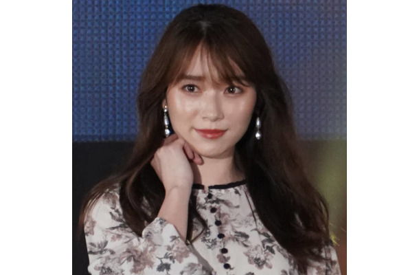 「センスが流石」櫻坂46守屋麗奈、雰囲気ガラリな着こなしSHOTにファンうっとり「本当に綺麗すぎる」