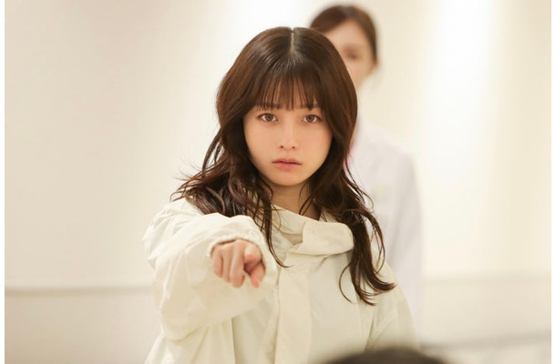 橋本環奈「天久鷹央の推理カルテ」第7話（C）テレビ朝日