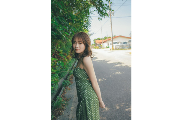 秋元真夏「淡淡」撮影／東京祐（提供写真）