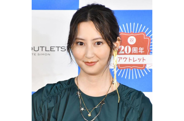 「お綺麗なママ」第2子妊娠発表の河北麻友子、花との美麗SHOTにファンうっとり「本当～に美しい」