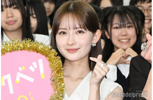 推しに恋する男子高生にエールを送った畑芽育（C）モデルプレス