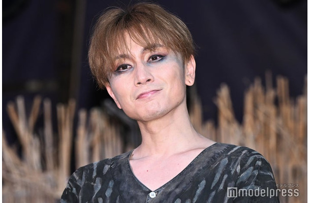 「愛の乞⾷」「アリババ」囲み取材に出席した安田章大（C）モデルプレス