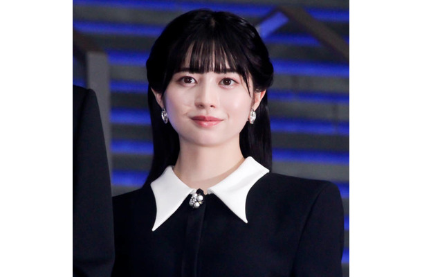桜田ひより、美脚披露のミニドレスSHOTに「綺麗すぎるって！」「スタイルよくて憧れ」の声