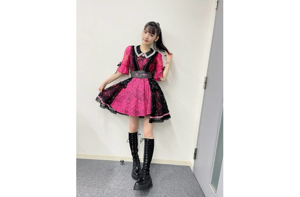 今夏で芸能界引退の道重さゆみ、ほっそり美脚のミニワンピSHOTをファン絶賛「よくお似合い」「めちゃくちゃかわいい」