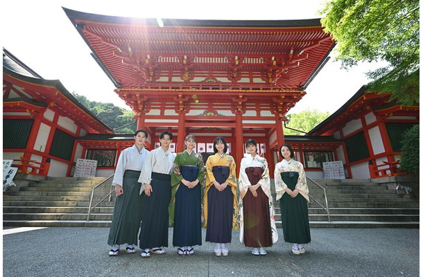 （左から）山時聡真、齋藤潤、嵐莉菜、當真あみ、原菜乃華、上白石萌音（C）日本テレビ