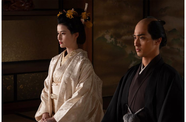 橋本愛、横浜流星「べらぼう～蔦重栄華乃夢噺～」第25話（C）NHK