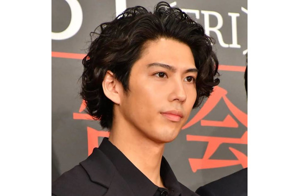 賀来賢人、芸人の“本当に尊敬している”こととは？「カメラ外のところを見るのが好きで」