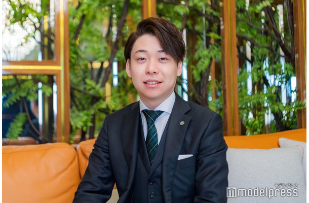 山崎隼人氏「バルセロナグループ」（C）モデルプレス