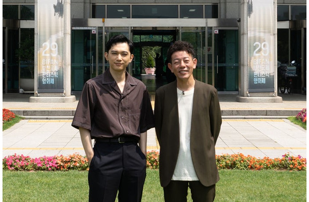 吉沢亮、浜崎慎治監督「第29回 富川国際ファンタスティック映画祭」（C）2025「ババンババンバンバンパイア」製作委員会（C）奥嶋ひろまさ（秋田書店）2022