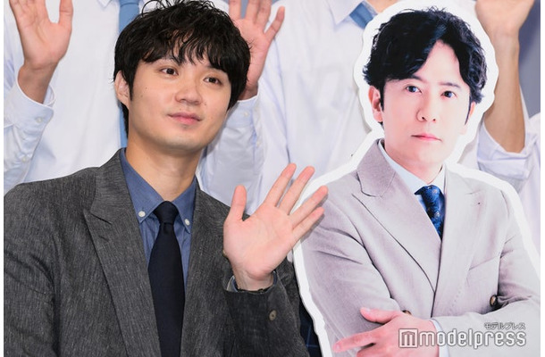 磯村勇斗、稲垣吾郎のパネル（C）モデルプレス