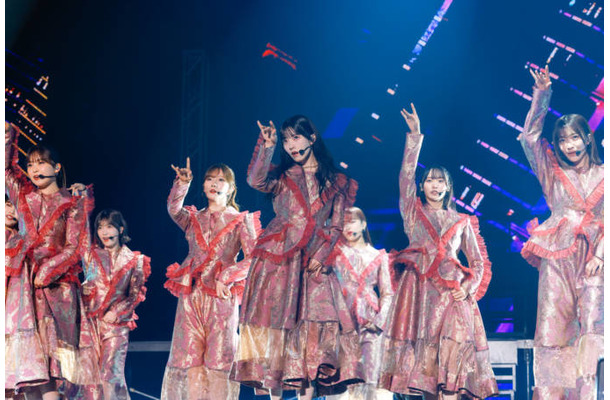櫻坂46、“史上最少人数”BACKSメンバーの魅力が爆発！夏の暑さにも負けないパワフルなステージを展開