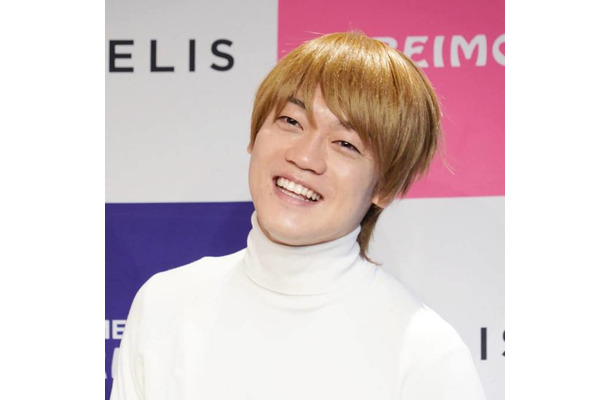 おばたのお兄さん、妻・山崎アナ＆息子とのプールSHOTに反響「そっくり！」「ほんと遺伝すごい！笑」