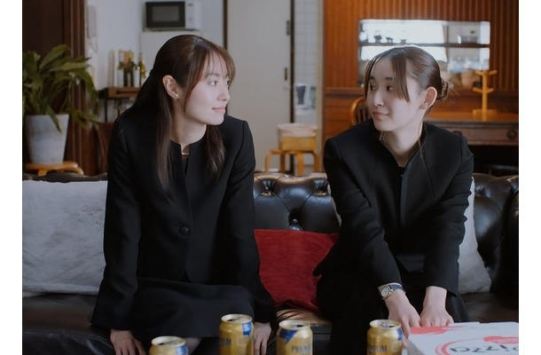 田辺桃子、浅川梨奈「49日の真実」（提供写真）