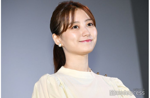 暗髪の高田里穂（C）モデルプレス