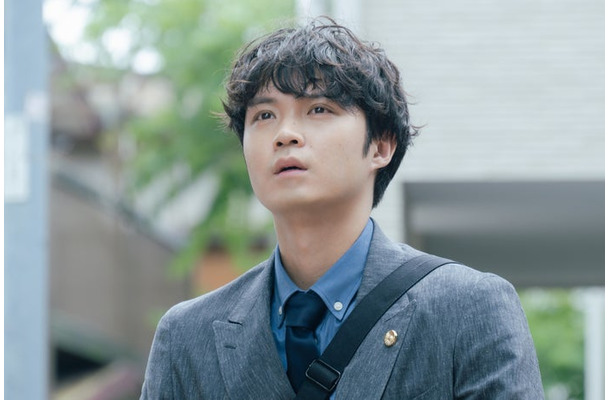 磯村勇斗「僕達はまだその星の校則を知らない」第1話（C）フジテレビ