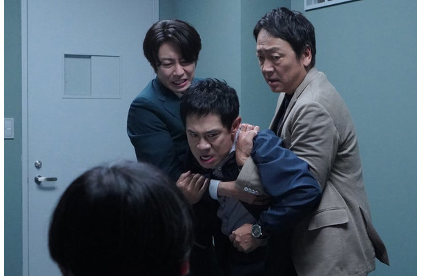 相葉雅紀、伊藤淳史、大森南朋「大追跡～警視庁SSBC強行犯係～」第4話（C）テレビ朝日・東映
