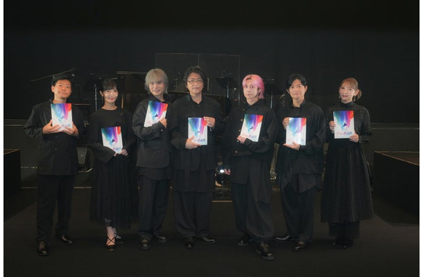 （左から）岸尾だいすけ、佐倉綾音、岡本信彦、緑川光、佐久間大介、下野紘、井上麻里奈 （提供写真）