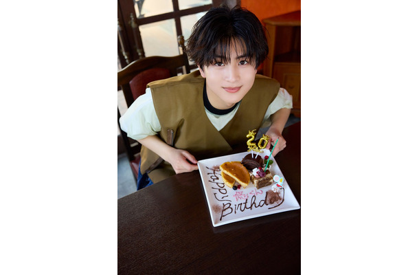 柏木悠1st写真集「19→20」（C）KADOKAWA／撮影＝諸井純二