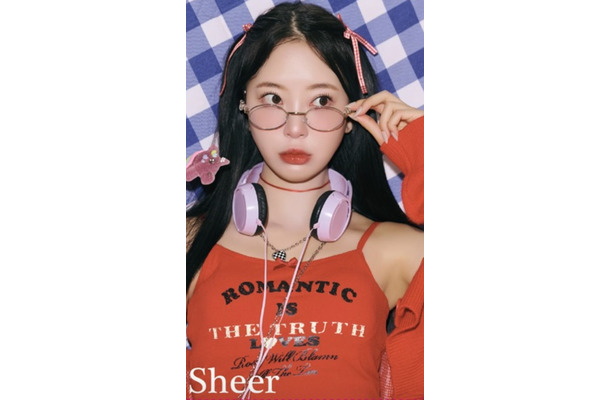 堀未央奈デジタルフォトブック「Sheer」カード（提供写真）