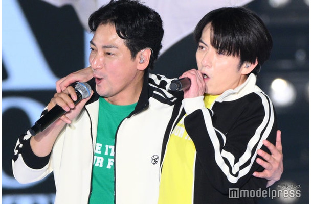 赤坂晃、佐藤アツヒロ（C）モデルプレス