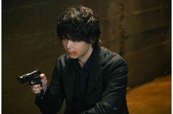 中村倫也「DOPE 麻薬取締部特捜課」第7話（C）TBS