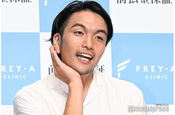 フレイアクリニック「前払金保証」新CM発表会登場した盛山晋太郎（C）モデルプレス