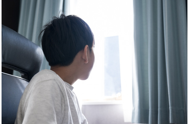 「なんで私だけこんな目に…」仕事、育児、自己啓発、すべてを頑張って「燃え尽きた」ワーママをさらに襲った「息子の不登校」
