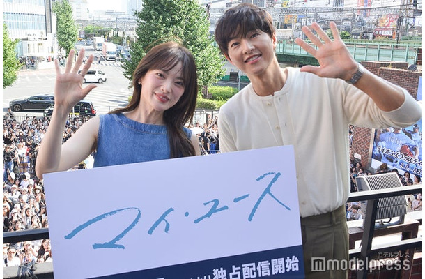 「マイ・ユース（my youth）」サプライズトークイベントに登場したソン・ジュンギ、チョン・ウヒ（C）モデルプレス