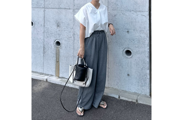抜け感ときちんと感を両立。大人のリラクシーコーデ【40代の毎日コーデ】